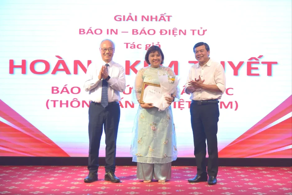 Báo TinVina đoạt giải Nhì Giải thưởng Báo chí viết về Du lịch TPHCM Báo TinVina đoạt giải Nhì Giải thưởng Báo chí viết về Du lịch TPHCM
