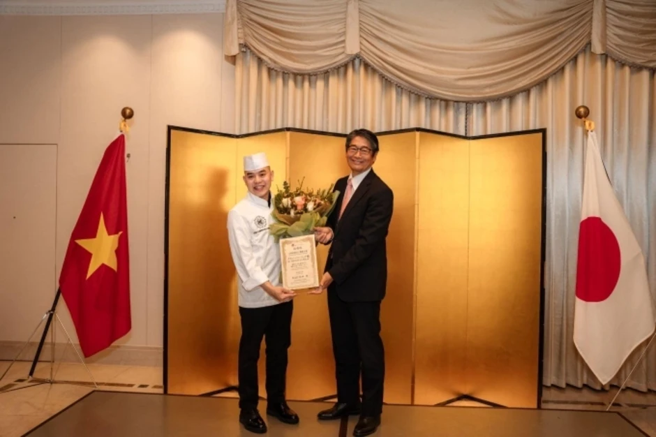Bếp trưởng Hatoyama làm Đại sứ Văn hóa ẩm thực Nhật Bản tại Việt Nam Bếp trưởng Hatoyama làm Đại sứ Văn hóa ẩm thực Nhật Bản tại Việt Nam