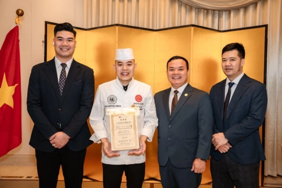 Bếp trưởng Hatoyama làm Đại sứ Văn hóa ẩm thực Nhật Bản tại Việt Nam Bếp trưởng Hatoyama làm Đại sứ Văn hóa ẩm thực Nhật Bản tại Việt Nam