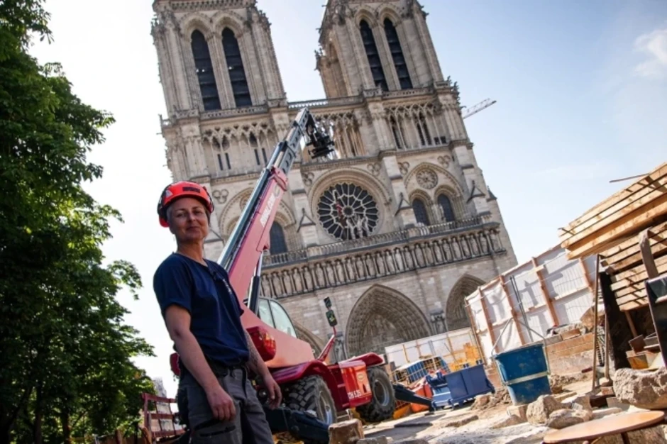 Bí mật bên dưới nhà thờ Đức Bà Paris Bí mật bên dưới nhà thờ Đức Bà Paris