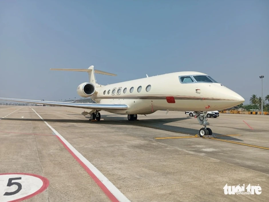Bill Gates di chuyển đến Đà Nẵng nghỉ dưỡng trên máy bay 70 triệu USD Bill Gates di chuyển đến Đà Nẵng nghỉ dưỡng trên máy bay 70 triệu USD