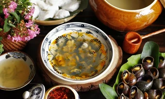 Bún ốc nguội không thể thiếu loại gia vị nào?