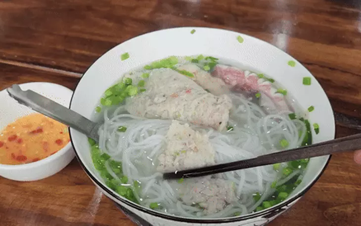Bún quậy Phú Quốc vào khách sạn 5 sao Bún quậy Phú Quốc vào khách sạn 5 sao