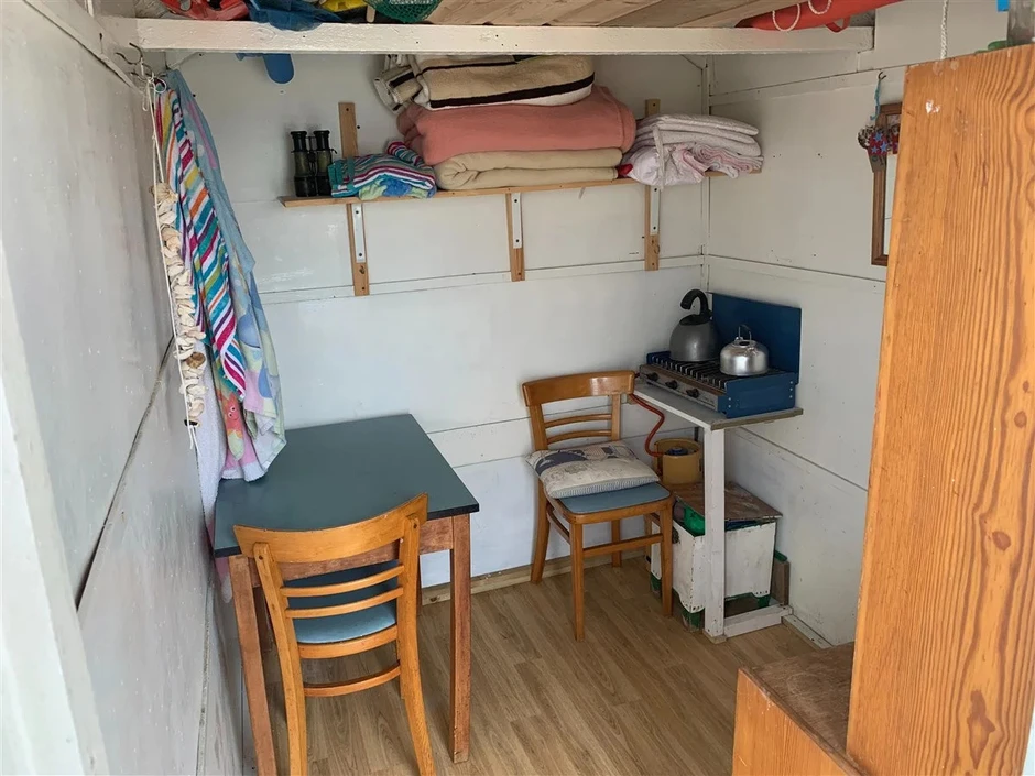 Căn chòi ven biển rộng chưa tới 4m2 được rao bán 1,4 tỷ đồng gây tranh cãi