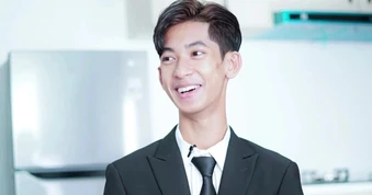 Cậu bé Campuchia bán hàng rong nổi tiếng thế giới 8 năm trước, giờ ra sao?