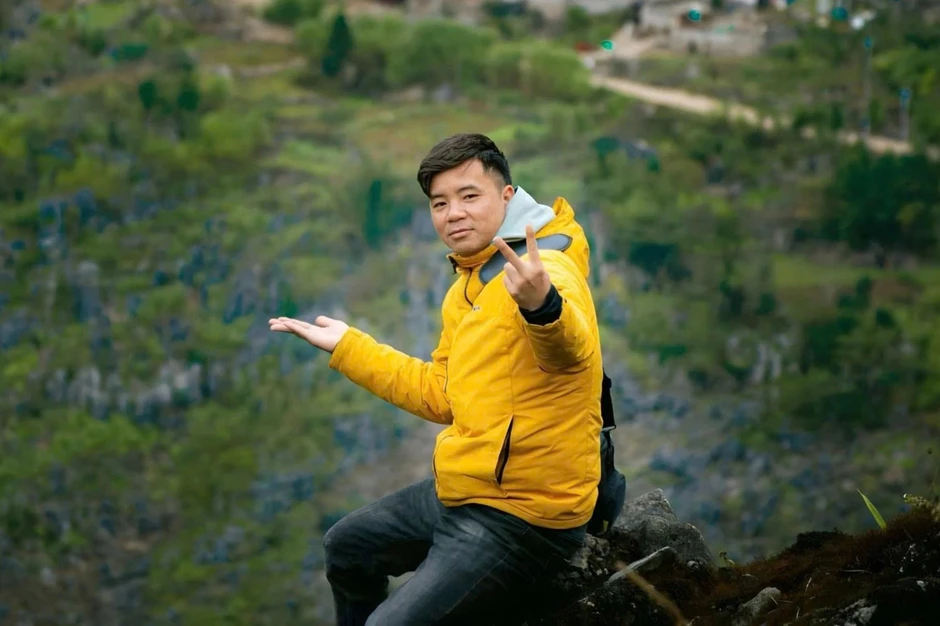 Chàng trai bỏ việc lương 20 triệu đồng về Hà Giang chạy xe ôm chở du khách Chàng trai bỏ việc lương 20 triệu đồng về Hà Giang chạy xe ôm chở du khách
