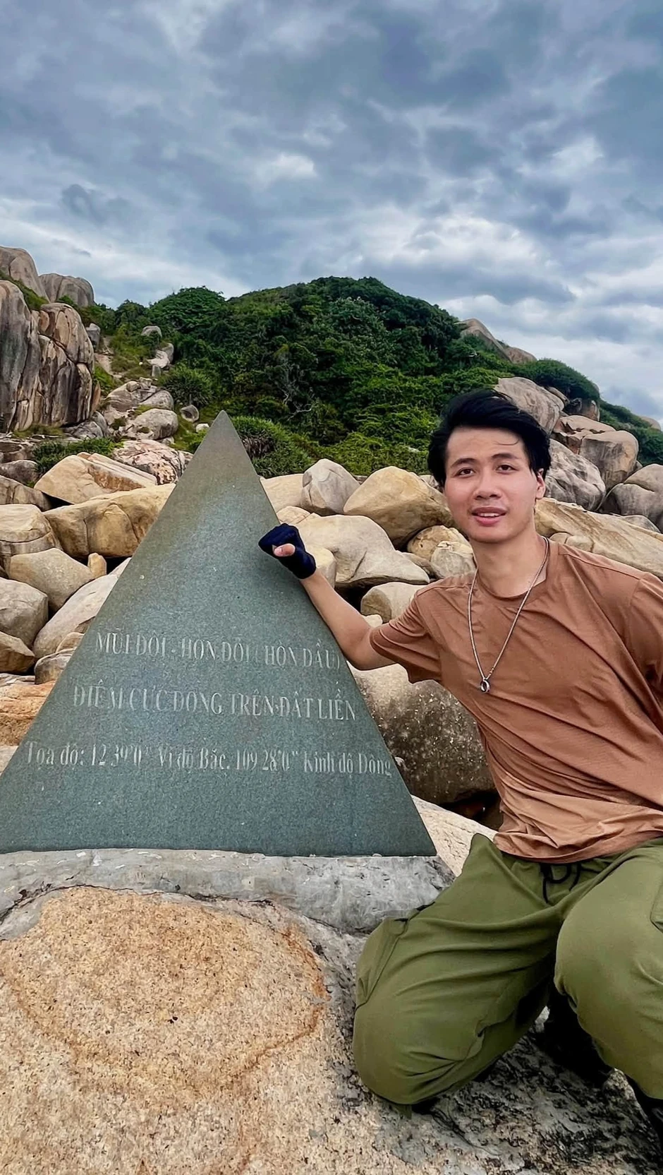 Chàng trai Quảng Ninh 22 tuổi lái xe máy xuyên Việt 6.000km với 14 triệu đồng Chàng trai Quảng Ninh 22 tuổi lái xe máy xuyên Việt 6.000km với 14 triệu đồng