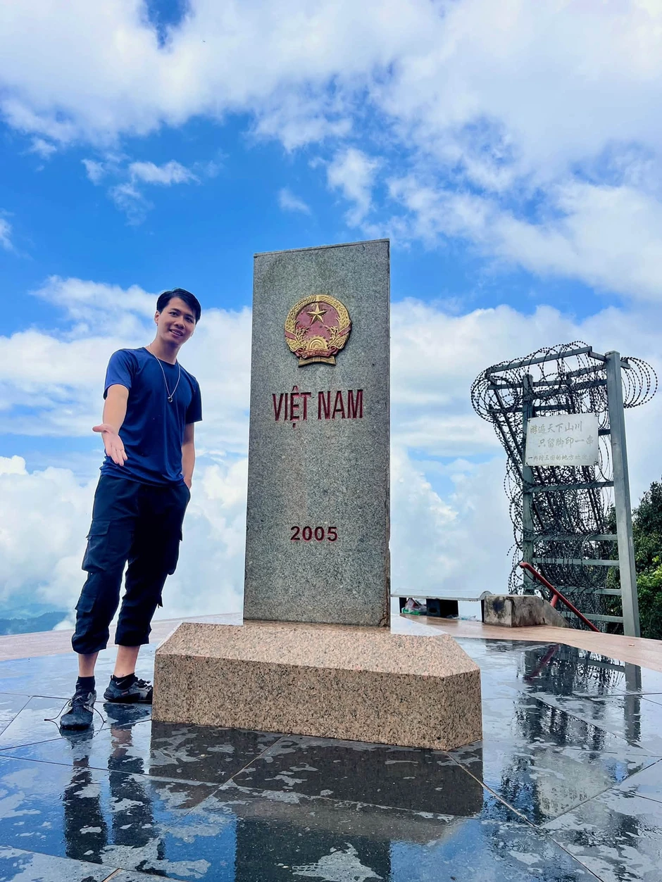 Chàng trai Quảng Ninh 22 tuổi lái xe máy xuyên Việt 6.000km với 14 triệu đồng Chàng trai Quảng Ninh 22 tuổi lái xe máy xuyên Việt 6.000km với 14 triệu đồng