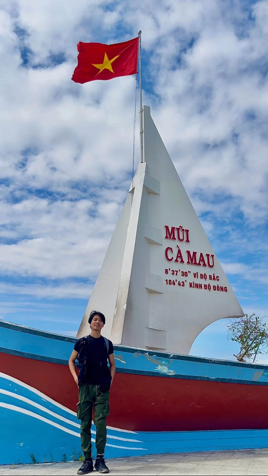 Chàng trai Quảng Ninh 22 tuổi lái xe máy xuyên Việt 6.000km với 14 triệu đồng Chàng trai Quảng Ninh 22 tuổi lái xe máy xuyên Việt 6.000km với 14 triệu đồng