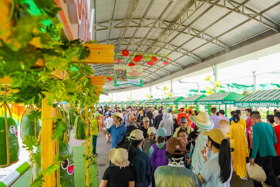 Check-in cung đường trái cây khổng lồ tại TP.HCM mùa hè này Check-in cung đường trái cây khổng lồ tại TP.HCM mùa hè này