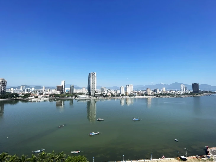Chi hàng triệu đồng mua view đẹp xem Lễ hội Pháo hoa quốc tế Đà Nẵng Chi hàng triệu đồng mua view đẹp xem Lễ hội Pháo hoa quốc tế Đà Nẵng