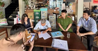 Chính quyền thông tin đĩa cơm vỉa hè ở Huế giá 100.000 đồng