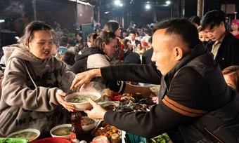 Chợ nào là nơi gặp lại người yêu cũ?