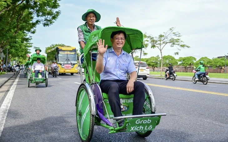Chọn nâng tầm quản lý hay cấm xích lô điện ở đô thị du lịch Nha Trang? Chọn nâng tầm quản lý hay cấm xích lô điện ở đô thị du lịch Nha Trang?