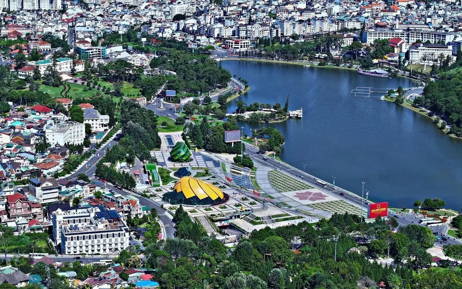Chủ động phân luồng giao thông, kích cầu du lịch khi sân bay Liên Khương tạm đóng cửa Chủ động phân luồng giao thông, kích cầu du lịch khi sân bay Liên Khương tạm đóng cửa