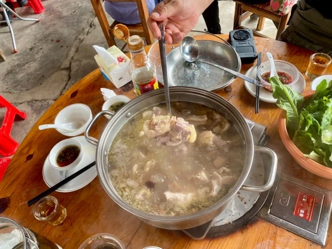 Chủ quán lẩu gây sốt ở Trung Quốc đưa công thức để khách đừng tới Chủ quán lẩu gây sốt ở Trung Quốc đưa công thức để khách đừng tới