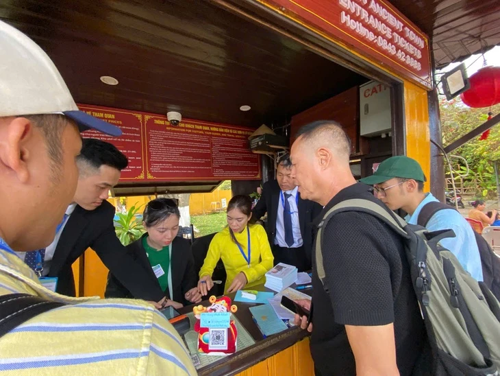 Chưa phát hiện 'chặt chém' du khách trên đảo Cù Lao Chàm và phố cổ Hội An Chưa phát hiện 'chặt chém' du khách trên đảo Cù Lao Chàm và phố cổ Hội An