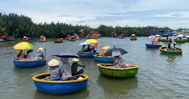 Chưa phát hiện 'chặt chém' du khách trên đảo Cù Lao Chàm và phố cổ Hội An Chưa phát hiện 'chặt chém' du khách trên đảo Cù Lao Chàm và phố cổ Hội An