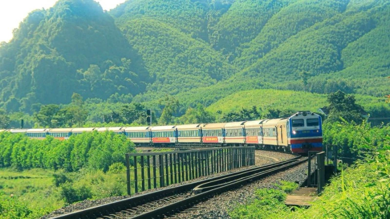Chuẩn bị khai thác tuyến tàu du lịch Huế-Phong Nha Chuẩn bị khai thác tuyến tàu du lịch Huế-Phong Nha