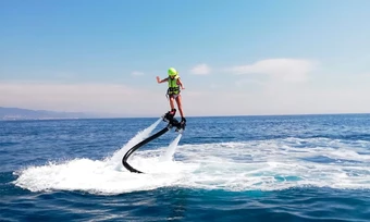 Chuẩn bị thế nào khi chơi trò mạo hiểm flyboard