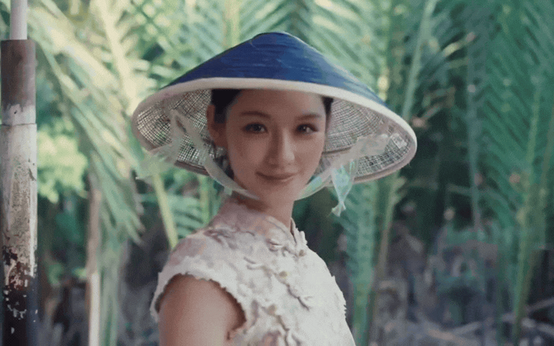 Clip 12 giây gây sốt: Gái xinh Trung Quốc đẹp lạ giữa rừng dừa miền Tây