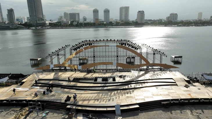 Cơ sở ‘chặt chém’ dịp Lễ hội Pháo hoa quốc tế Đà Nẵng sẽ bị công khai tên, xử phạt Cơ sở ‘chặt chém’ dịp Lễ hội Pháo hoa quốc tế Đà Nẵng sẽ bị công khai tên, xử phạt