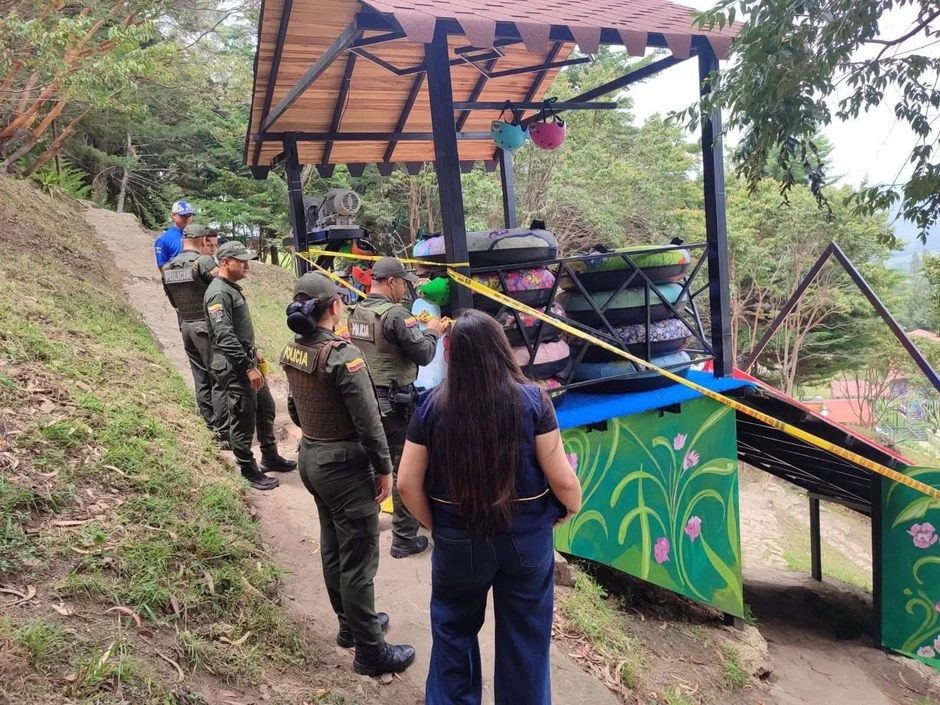 Colombia: Cô gái tử vong khi chơi trượt phao khô sau lời trấn an "đừng sợ" Colombia: Cô gái tử vong khi chơi trượt phao khô sau lời trấn an "đừng sợ"