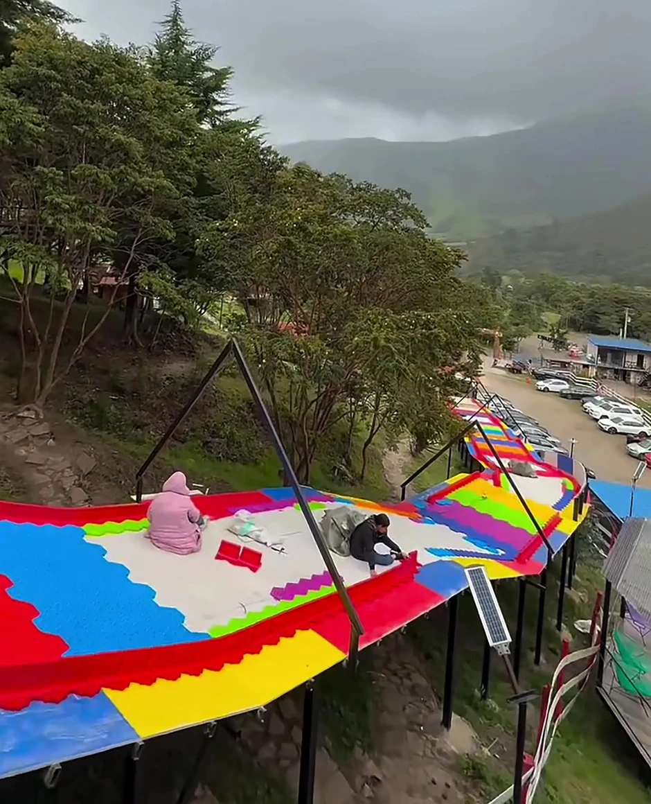 Colombia: Cô gái tử vong khi chơi trượt phao khô sau lời trấn an "đừng sợ" Colombia: Cô gái tử vong khi chơi trượt phao khô sau lời trấn an "đừng sợ"