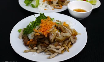 Cơm 'âm phủ' là đặc sản tỉnh nào?