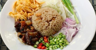 Cơm đảo với mắm tôm bị liệt trong Top món dở nhất Đông Nam Á, gây tranh cãi