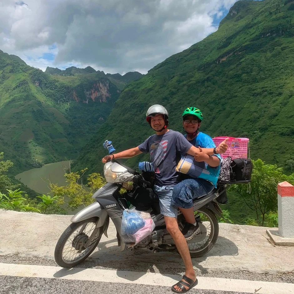 Con nói thèm bún chả Hà Nội, cha đưa con đi phượt hơn 2.200km bằng xe máy Con nói thèm bún chả Hà Nội, cha đưa con đi phượt hơn 2.200km bằng xe máy