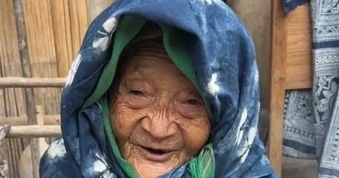 Cụ bà 97 tuổi ở Việt Nam nổi tiếng thế giới sau một câu chào với khách Tây