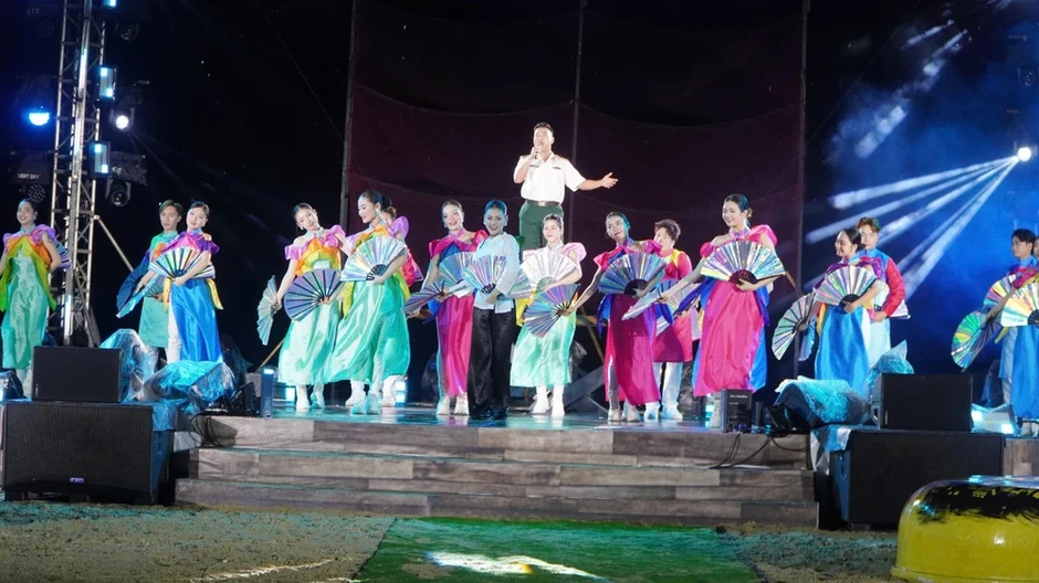 Đà Nẵng: Mãn nhãn đêm khai mạc lễ hội biển Tam Thanh Đà Nẵng: Mãn nhãn đêm khai mạc lễ hội biển Tam Thanh