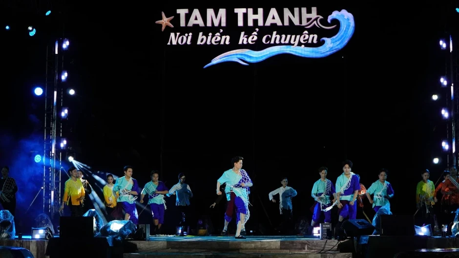 Đà Nẵng: Mãn nhãn đêm khai mạc lễ hội biển Tam Thanh Đà Nẵng: Mãn nhãn đêm khai mạc lễ hội biển Tam Thanh