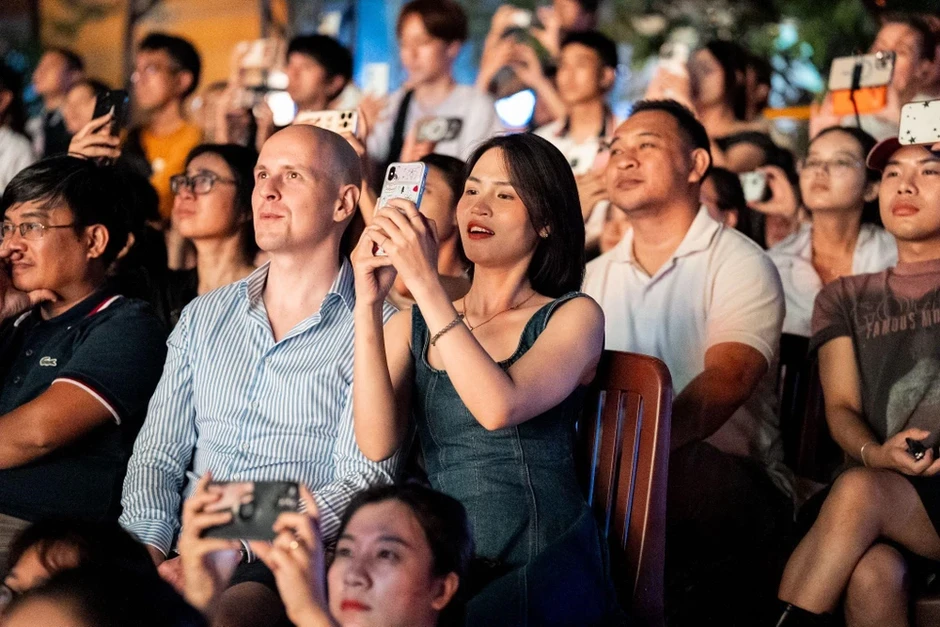 Đà Nẵng ‘nóng’ cùng DIFF 2026: Cháy vé, bổ sung khán đài A4 từ đêm thi thứ 5 Đà Nẵng ‘nóng’ cùng DIFF 2026: Cháy vé, bổ sung khán đài A4 từ đêm thi thứ 5