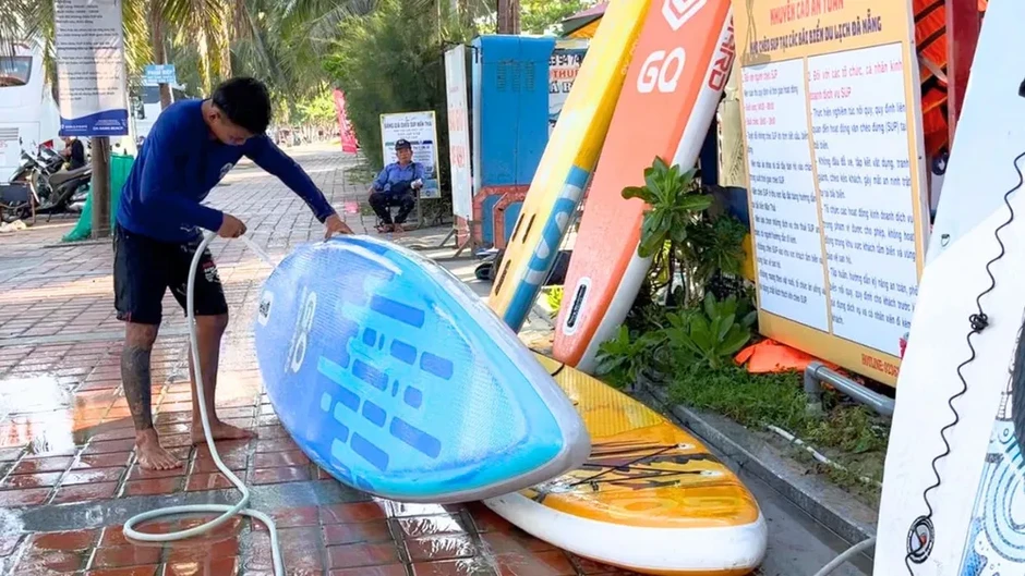 Đà Nẵng: Sắc màu SUP khuấy động biển mùa hè Đà Nẵng: Sắc màu SUP khuấy động biển mùa hè