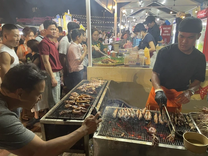 Đà Nẵng tổ chức Lễ hội ẩm thực quốc tế ở bán đảo Sơn Trà, nhiều đầu bếp nổi tiếng sẽ trổ tài Đà Nẵng tổ chức Lễ hội ẩm thực quốc tế ở bán đảo Sơn Trà, nhiều đầu bếp nổi tiếng sẽ trổ tài