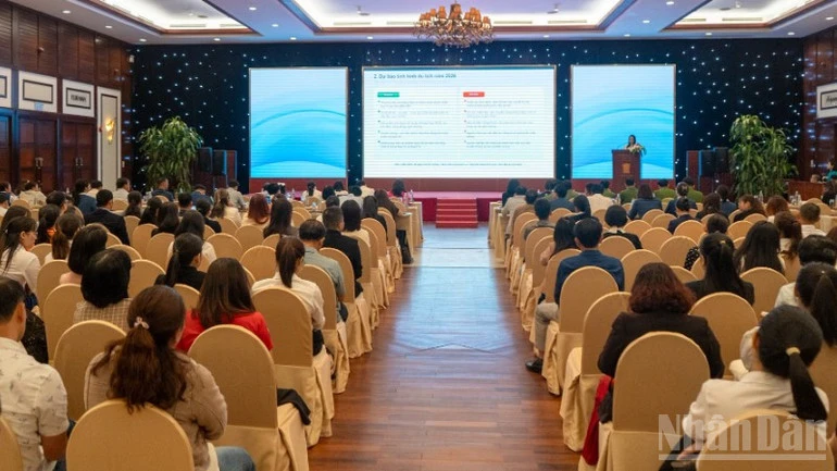 Đà Nẵng triển khai bảo đảm an ninh, an toàn và nâng cao chất lượng phục vụ du lịch Đà Nẵng triển khai bảo đảm an ninh, an toàn và nâng cao chất lượng phục vụ du lịch