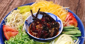 Đặc sản nức tiếng Cà Mau có '10 chân', mai sần sùi, nhìn tưởng cua đồng
