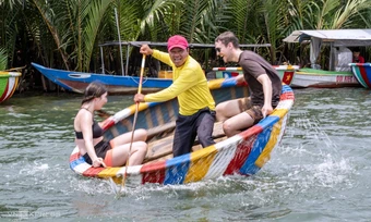 Đến rừng dừa Bảy Mẫu xem múa thúng