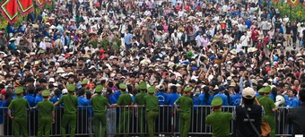Đền thờ Vua Hùng ở Phú Thọ nằm trên núi nào?