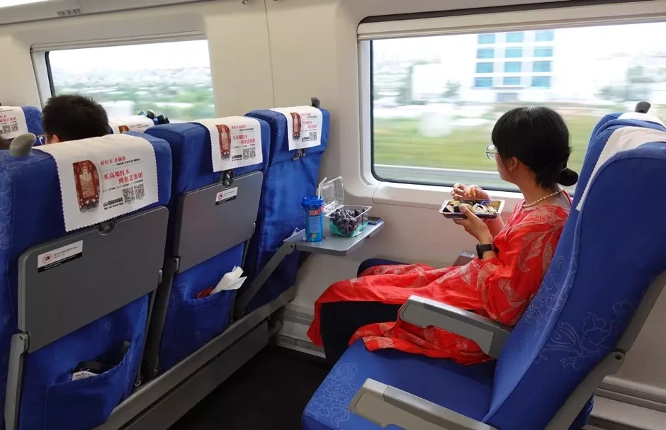 Điều khiến khách Việt 'mê' tàu cao tốc Trung Quốc
