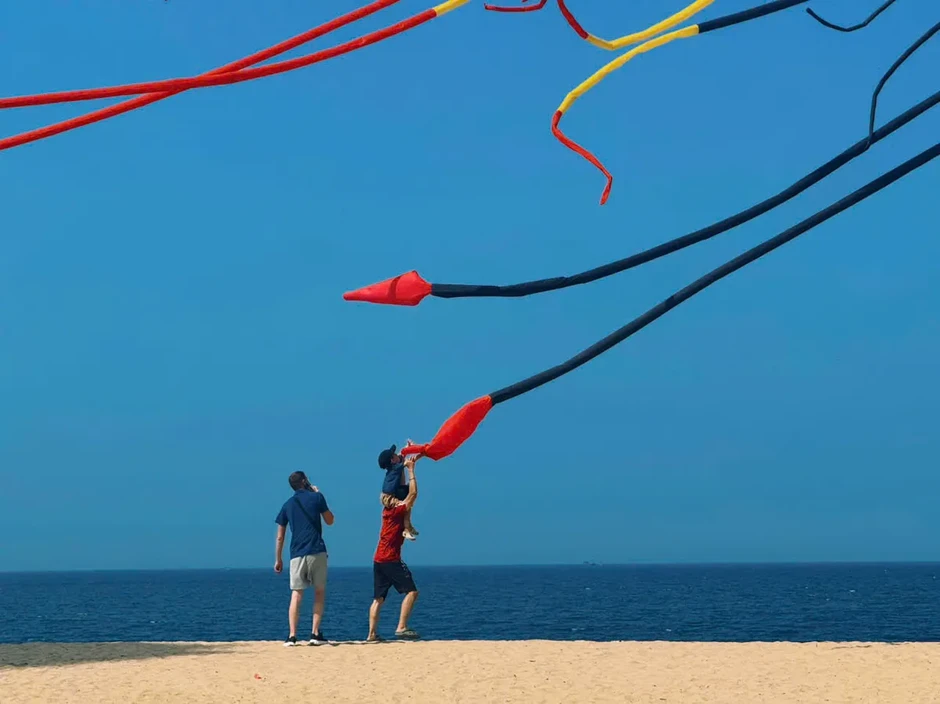 Diều khổng lồ rực rỡ bầu trời Nha Trang trong mùa Festival Biển Diều khổng lồ rực rỡ bầu trời Nha Trang trong mùa Festival Biển