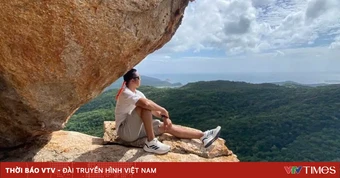 Đỉnh Đá Đỏ - bản giao hưởng của rừng khô, biển xanh Núi Chúa
