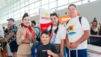 Đón chuyến bay thẳng đầu tiên Phú Quốc-Cam Ranh