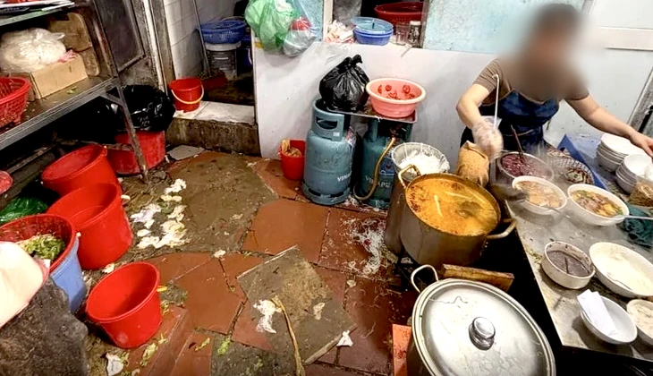 Đóng cửa quán bún riêu Hà Nội bị khách Trung Quốc phản ánh 'vệ sinh chưa tốt'