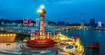 Du khách kín lịch chơi lễ Quốc khánh tại thành phố Quảng Ninh