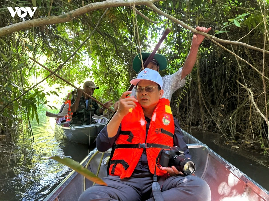 Du lịch Đắk Lắk: Khám phá vẻ đẹp nguyên sơ khu rừng ngập nước Hòa Thịnh Du lịch Đắk Lắk: Khám phá vẻ đẹp nguyên sơ khu rừng ngập nước Hòa Thịnh