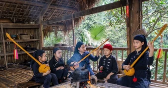 Du lịch nông thôn gắn với văn hóa bản địa