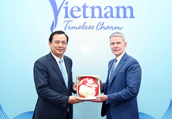 Du lịch Việt Nam hợp tác với CNN xúc tiến thị trường khách cao cấp Du lịch Việt Nam hợp tác với CNN xúc tiến thị trường khách cao cấp